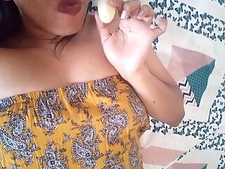 Latina With Her Banana Sucking And Eating It, Imagines A Dick And Gets Rich Excited